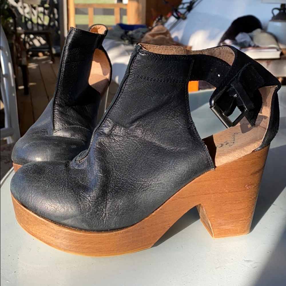 Free people amber orchard black clogs 36.5